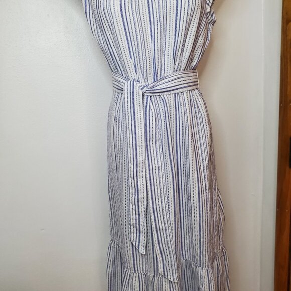 Briggs Women's Linen Blend Size XS Tiered Flutter Cap Sleeve Dress White Blue - Picture 3 of 15